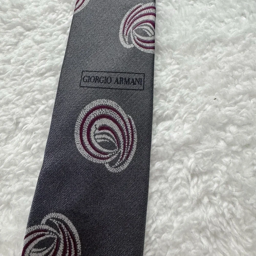 Giorgio‎ Armani Silk Tie Mens Gray Burgundy Abstract Swirl Geometric Made Italy